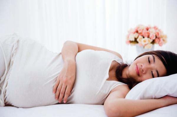 夜間胎兒活動頻繁，若不是孕媽壓到了，那可能就是“發育受限”