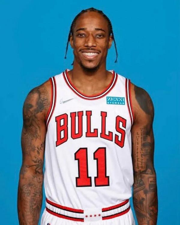 陌生地方的熟悉面孔 陌生地方的熟悉面孔