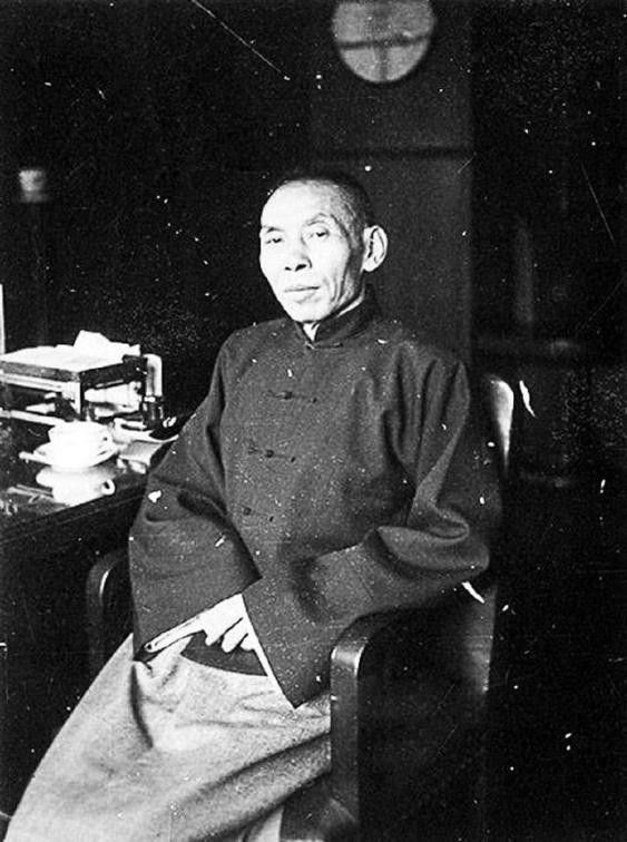 1948年，杜月笙拒絕跟蔣介石赴臺，潘漢年致電：你不去臺灣是對的