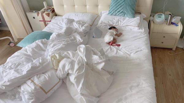 送給我的小小女孩——媽媽的孕期、生產記錄 送給我的小小女孩——媽媽的孕期、生產記錄