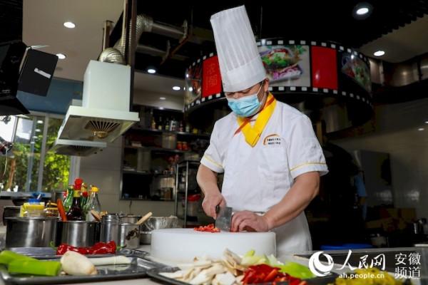 中國東方教育：“職教淮軍”是怎樣煉成的？