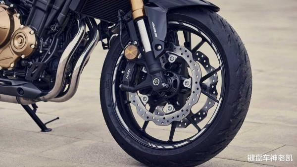 這次本田不小氣了,新款CBR500R、CB500F/X終於用上了倒減和雙碟 這次本田不小氣了,新款CBR500R、CB500F/X終於用上了倒減和雙碟