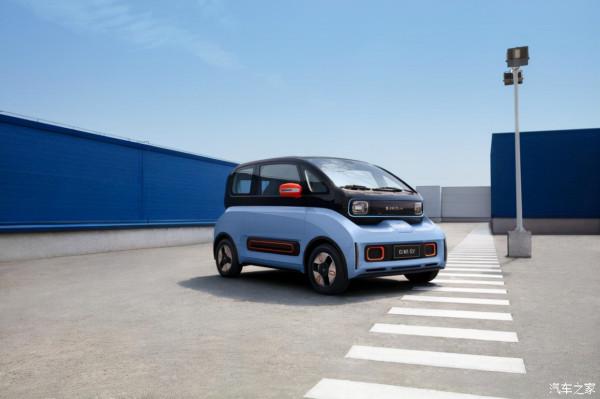 寶駿KiWi帶智慧駕駛車機系統,支援快充 寶駿KiWi帶智慧駕駛車機系統,支援快充