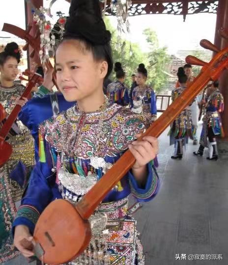 中國最後的&OpenCurlyDoubleQuote;原始部落&rdquo;，盡毀滅於火中