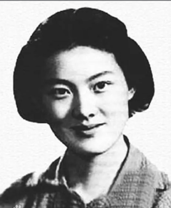 章含之喬冠華相愛10年，去世前：不要和喬冠華葬在一起，女兒不解