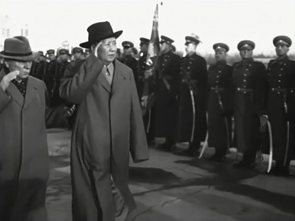 周總理訪問蘇，毛主席欽點董必武擔任代總理，得到大家一致同意