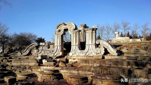 北京：圓明園遺址公園一一殘垣斷壁