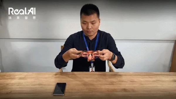 “看到小鵬汽車的門店，請繞著走……”