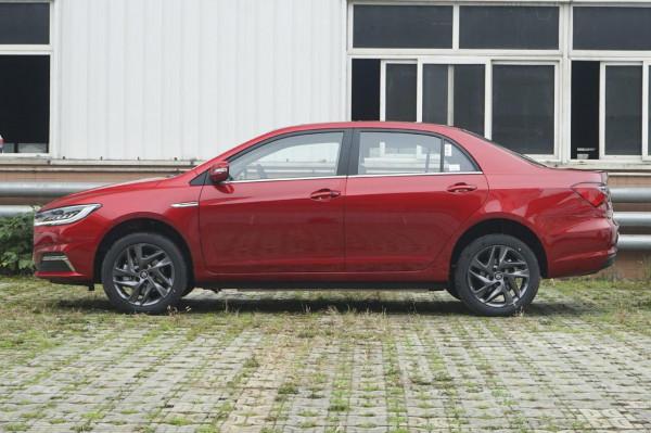 適合網約車的電動車，比亞迪秦EV續航421km，馬力只有136匹