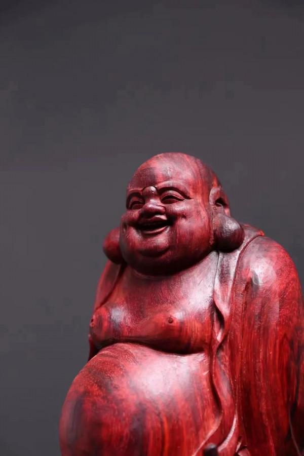 腰掛葫蘆人間走，仰頭望天哈哈笑！這木雕彌勒，活了