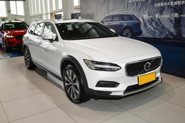 詳解沃爾沃V90：售44.79萬起，軸距2941mm，還是純進口旅行車