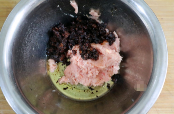 蒸包子饅頭，發麵別隻放酵母，多放“2樣”，潔白膨鬆，香軟筋道