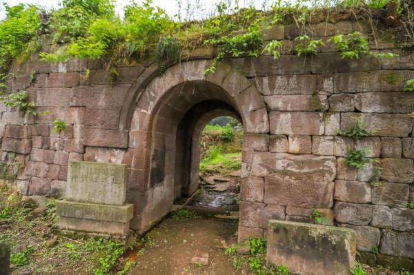 四川瀘州發現一座宋代城堡,四座城門儲存完好,城內美如世外桃源 四川瀘州發現一座宋代城堡,四座城門儲存完好,城內美如世外桃源