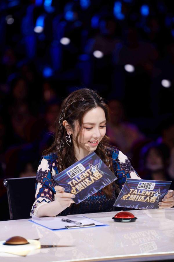 上線3期即引熱議，鄧紫棋搞怪謝霆鋒嚴格，這部綜藝就這麼火了？