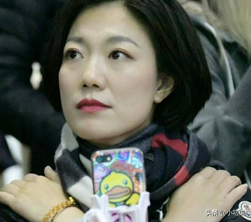 龍婷：《星光大道》冠軍，登上春晚後為何選擇回到街頭賣唱