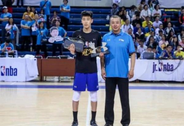 30分6助攻!遼寧天才後衛大放異彩 楊鳴後悔放其離隊 杜鋒中意已久 30分6助攻!遼寧天才後衛大放異彩 楊鳴後悔放其離隊 杜鋒中意已久