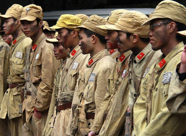 淮海戰役決定性的一戰，碾莊戰役究竟有多慘烈，黃百韜被迫自盡