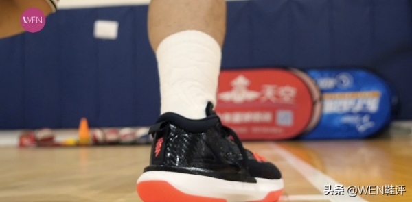 四百塊不到的未來超巨簽名鞋,好穿但不推薦的Zion1實戰測評 四百塊不到的未來超巨簽名鞋,好穿但不推薦的Zion1實戰測評