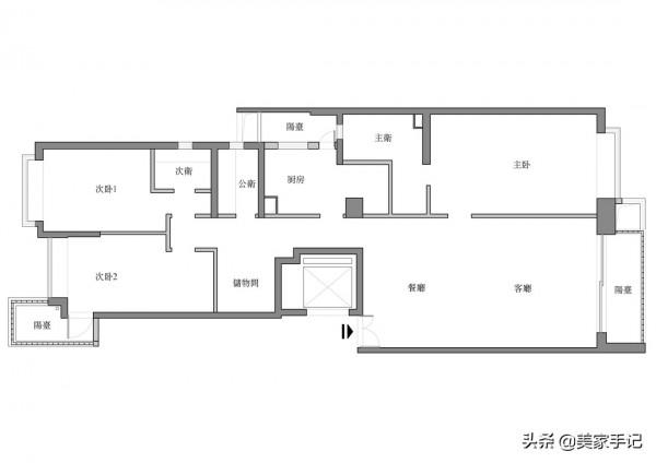 一進他家，彷彿世界都安靜了下來，全屋沒有一絲俗氣，太有品味了