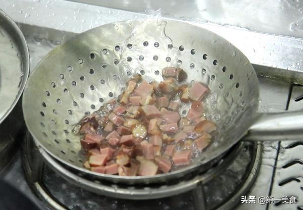 幾根線椒,一塊臘肉,解鎖新吃法,辣椒脆嫩,臘肉不柴,香辣開胃 幾根線椒,一塊臘肉,解鎖新吃法,辣椒脆嫩,臘肉不柴,香辣開胃