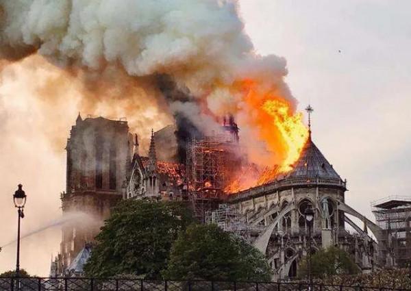 康熙強制自己戒菸，卻把鼻菸壺發展成了精美的工藝品，遠銷海外