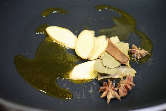 一鍋滷肉太香了，做成肉滷刀削麵，吃完還想吃