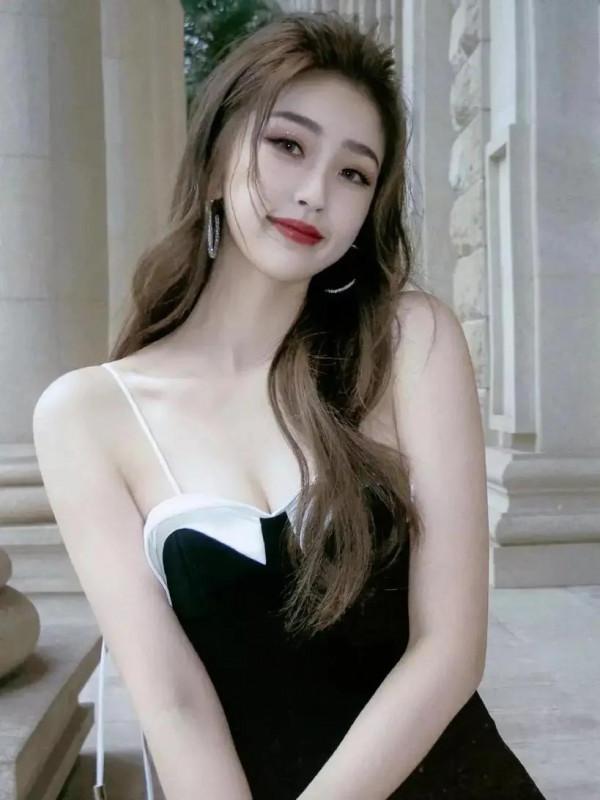 明星美圖秀-虞書欣的黑與白