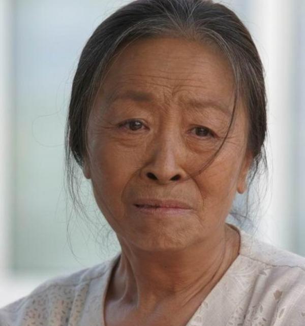 老戲骨張少華:從“校花”到“醜娘”的一生,也是演戲奉獻的一生 老戲骨張少華:從“校花”到“醜娘”的一生,也是演戲奉獻的一生