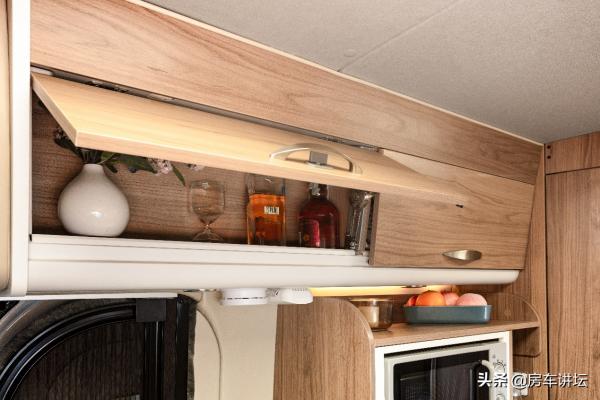 上汽大通旅行家v90旗艦版（豎床）隨時開啟旅行模式