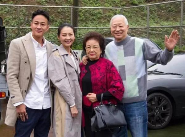 何潤東老婆太美了 何潤東老婆太美了