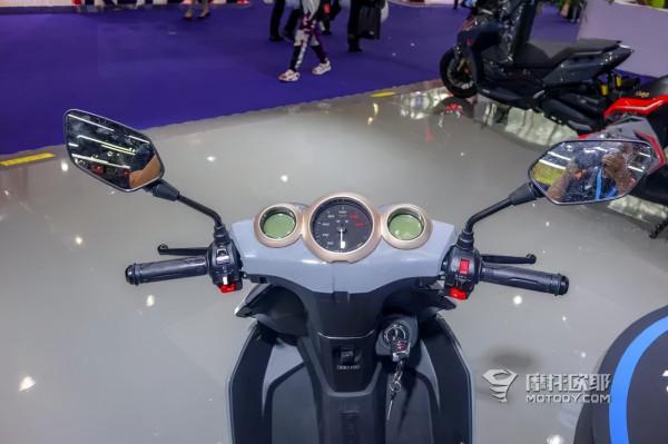 臺榮釋出2022款探路者300,更有一臺運動小踏板亮相摩展現場 臺榮釋出2022款探路者300,更有一臺運動小踏板亮相摩展現場