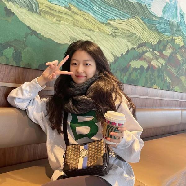 MOYNAT摩奈節日限定OH!Camera手袋欣賞