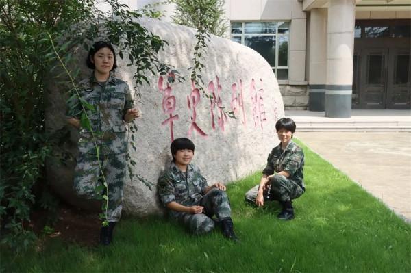 在軍營，有一種驕傲叫：“00後”女兵！