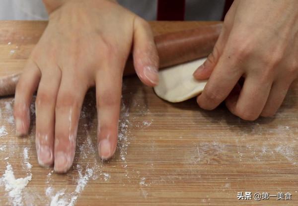 蒸韭菜豬肉包,學會這幾個技巧,韭菜脆嫩不出水,不回縮不塌陷 蒸韭菜豬肉包,學會這幾個技巧,韭菜脆嫩不出水,不回縮不塌陷