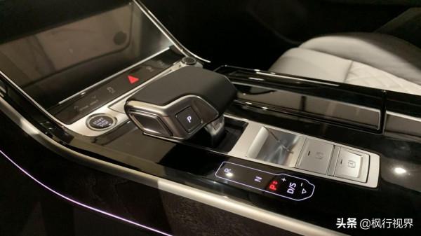 針尖對麥芒！奧迪A8L和寶馬740Li對比實拍，誰會是最佳之選？