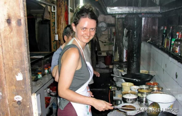 看不得“兔兔死”→每週吃兔腦殼,英國姑娘對中國菜“真香”了 看不得“兔兔死”→每週吃兔腦殼,英國姑娘對中國菜“真香”了