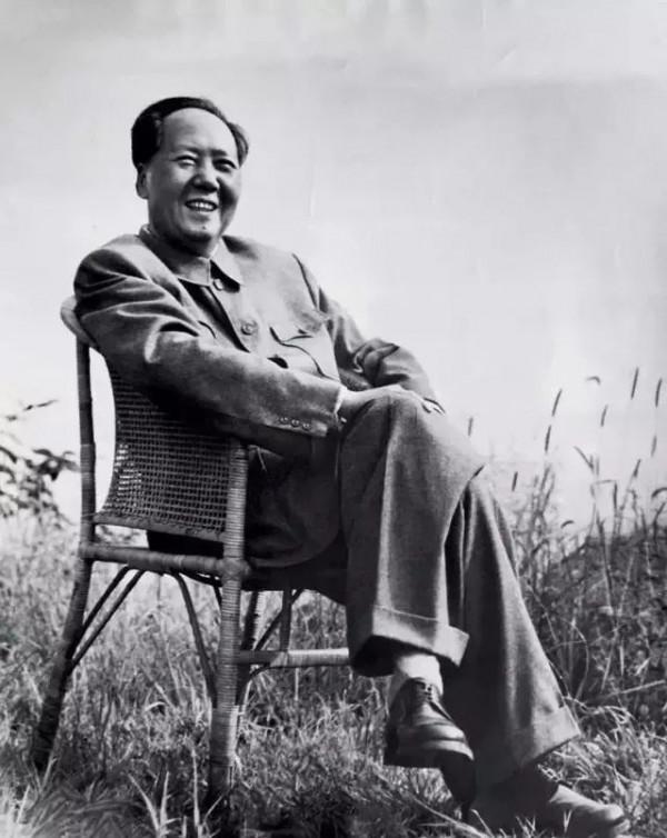 1966年毛主席秘密回韶山,獨自在滴水洞裡12天,他做了些什麼事? 1966年毛主席秘密回韶山,獨自在滴水洞裡12天,他做了些什麼事?