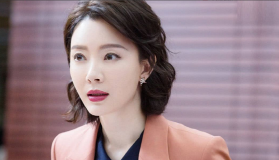 這6位女星“又土又胖臉也凹”，年輕時顏值一般，卻越老越好看