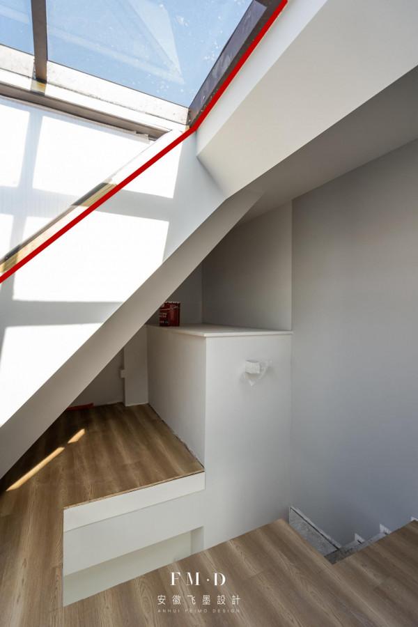 體驗到頂複式的快樂了，一半閣樓一半大露臺，比住一樓舒服划算