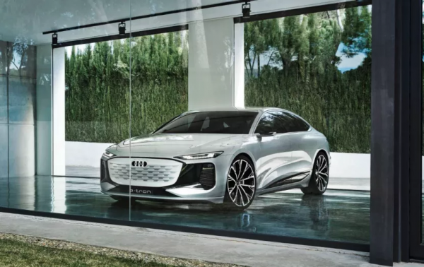 威馬新能源車在充電站自燃;北汽BJ212將推出新一代車型 威馬新能源車在充電站自燃;北汽BJ212將推出新一代車型