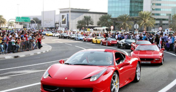 迪拜遍地豪車，連出租車都是超跑？帶你走一遭，實情絕對驚到你