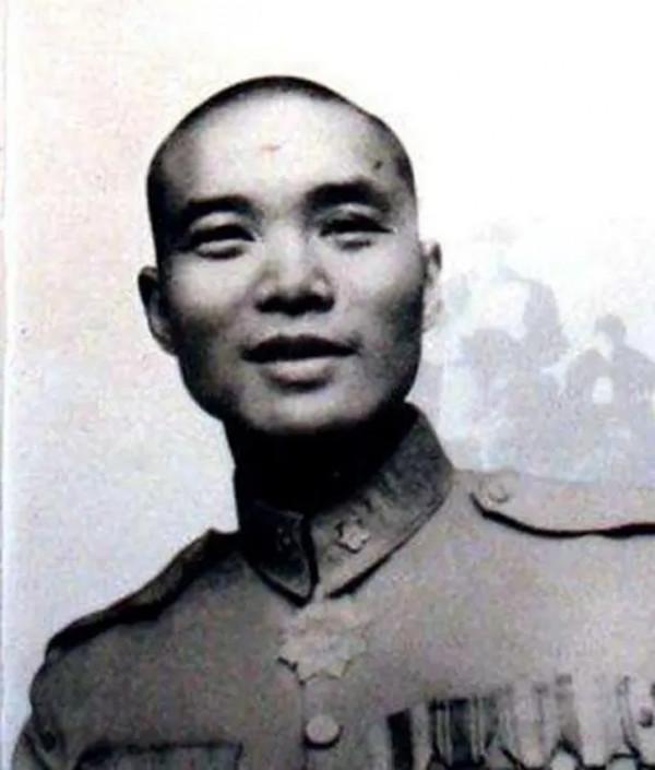 沈醉出獄後，思念10年的妻子卻已帶著6個子女改嫁，他如何處理？