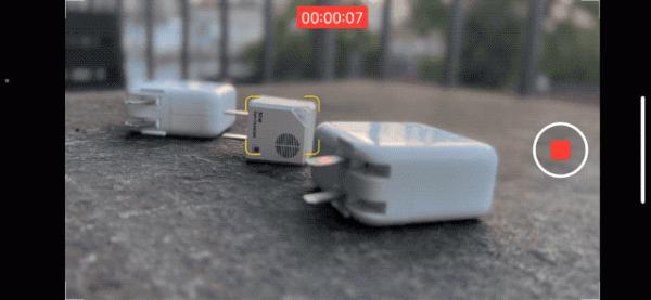 除了在兩個人之間變焦，iPhone 13 的電影效果模式還能這樣玩