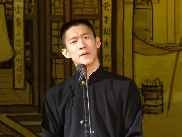 “人心不足蛇吞象”,曹雲金、郭德綱一個向左一個向右 “人心不足蛇吞象”,曹雲金、郭德綱一個向左一個向右