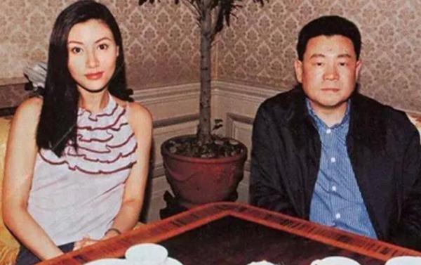 宮鬥20年，誰打碎了李嘉欣的豪門夢？