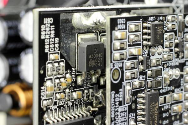 內建全日系電容,美商艾湃電競650W金牌全模電源AJ-650M拆解 內建全日系電容,美商艾湃電競650W金牌全模電源AJ-650M拆解