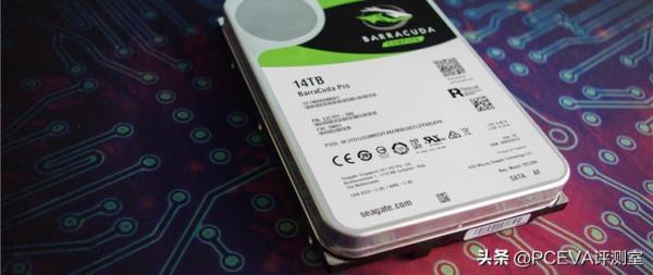 希捷停產大容量桌面硬碟並宣佈第二代HAMR硬碟