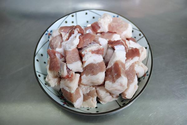 中秋家宴將至，花100元做6道菜，寓意吉祥，端上桌全家搶著吃