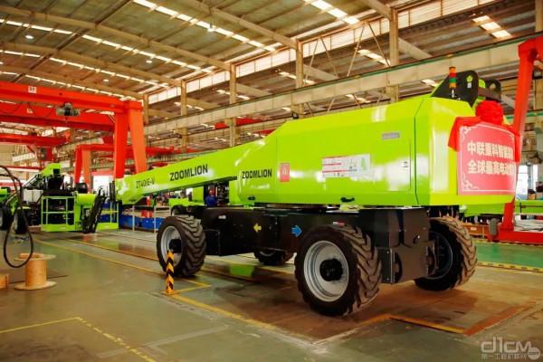 “黑科技”加持，成就中聯重科智慧高機電動產品多個“行業首發”