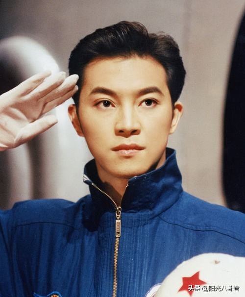 這6位男星出道是小鮮肉，現在都成了油膩大叔，顏值坍塌快認不出